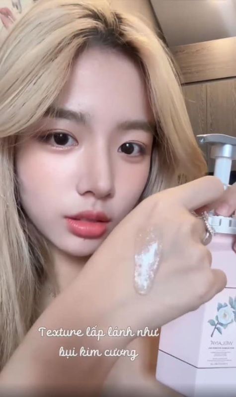 Sữa tắm hoa trà bling